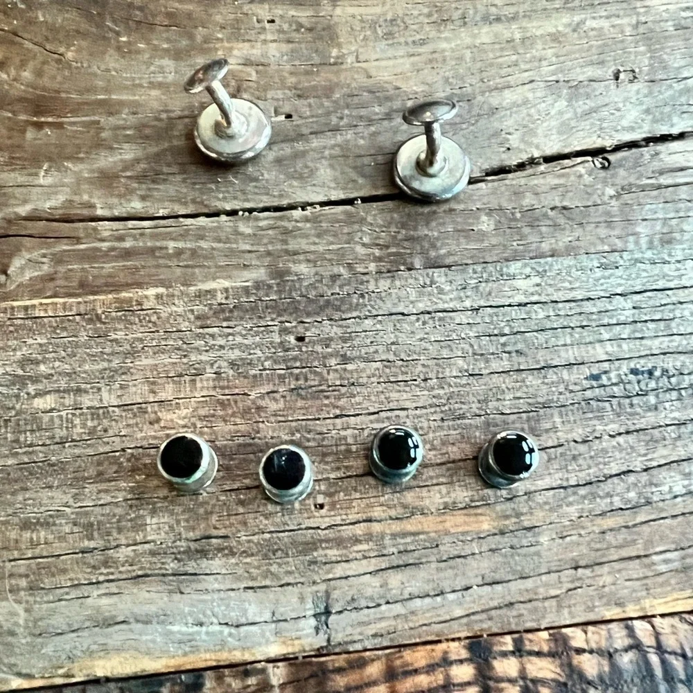 Elegant Black Cufflinks Set with 4 studs